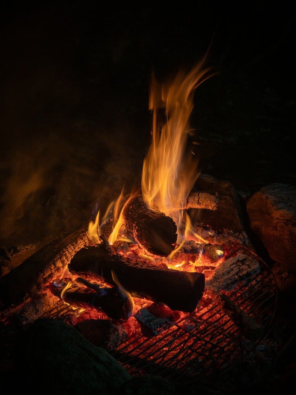 How To Create A Cozy Fire Pit Experience For Guests In Your Backyard