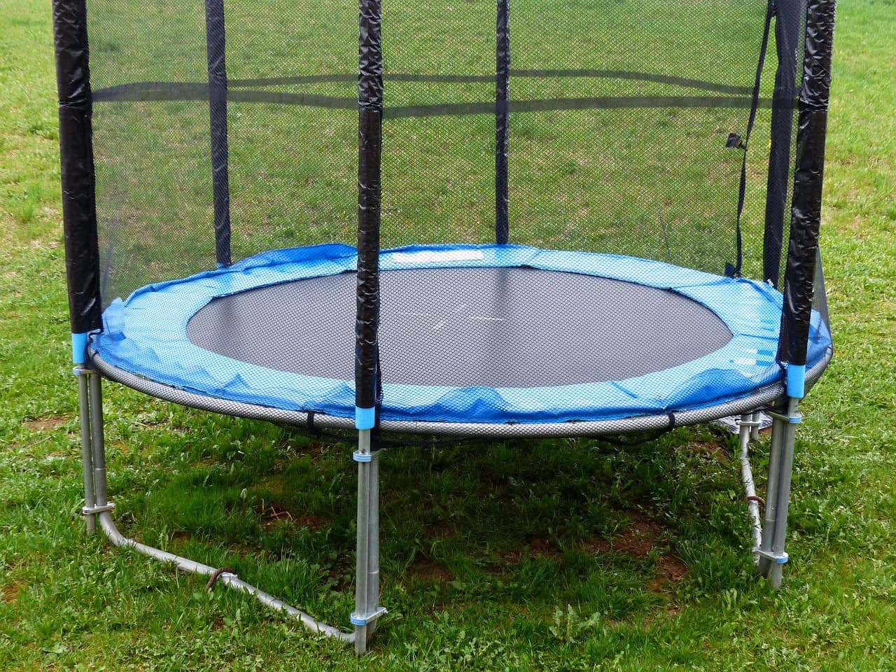 Top Safety Tips To Remember When Renting Out A Backyard with a Trampoline