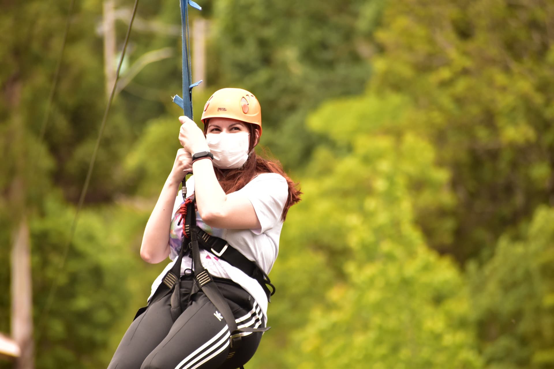 How To Set Up A Zip Line in Your Backyard For Guests to Enjoy