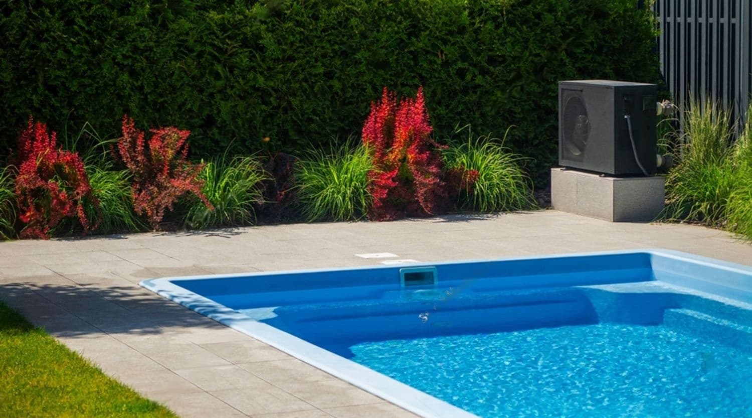 How To Prepare and Maintain a Swimming Pool For Renters
