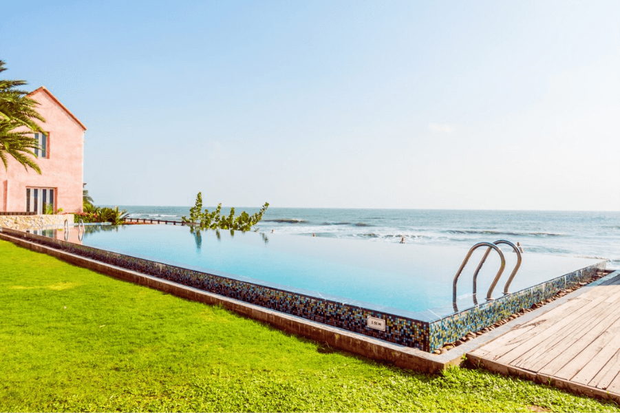 What to Look for When Renting a House With a Pool: A Renter’s Guide